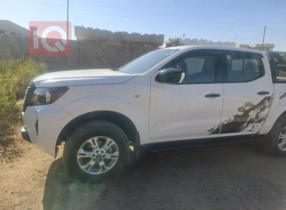 نيسان نافارا